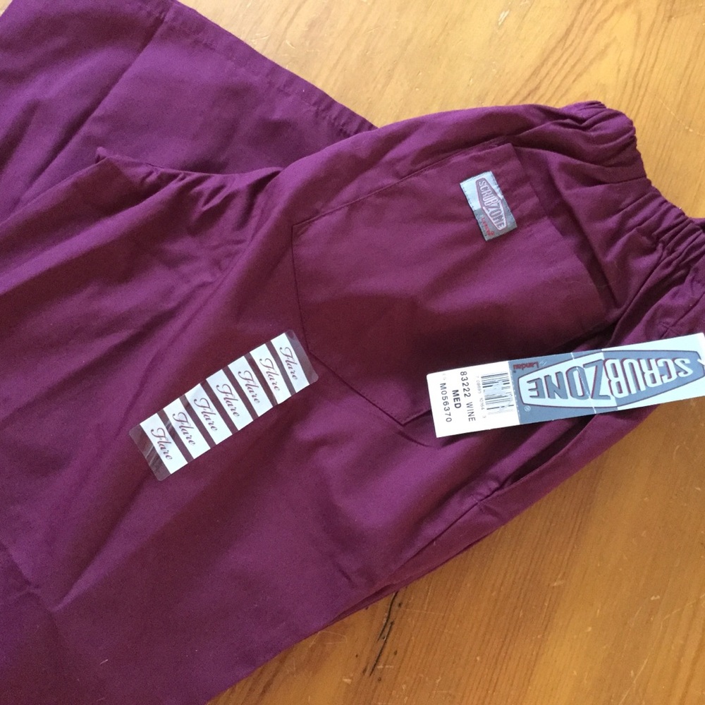SCRUB ZONE Scrub Pants Wine Size Medium *NWT*